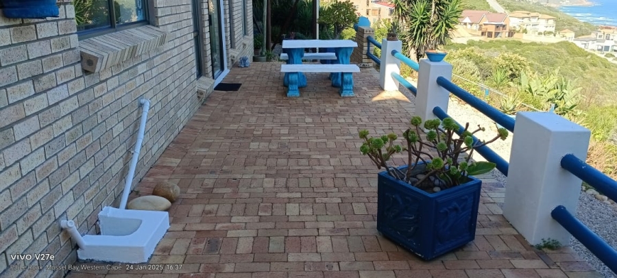 To Let 5 Bedroom Property for Rent in Dana Bay Western Cape